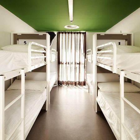 Amistat Beach Hostel Barcelona Eksteriør billede