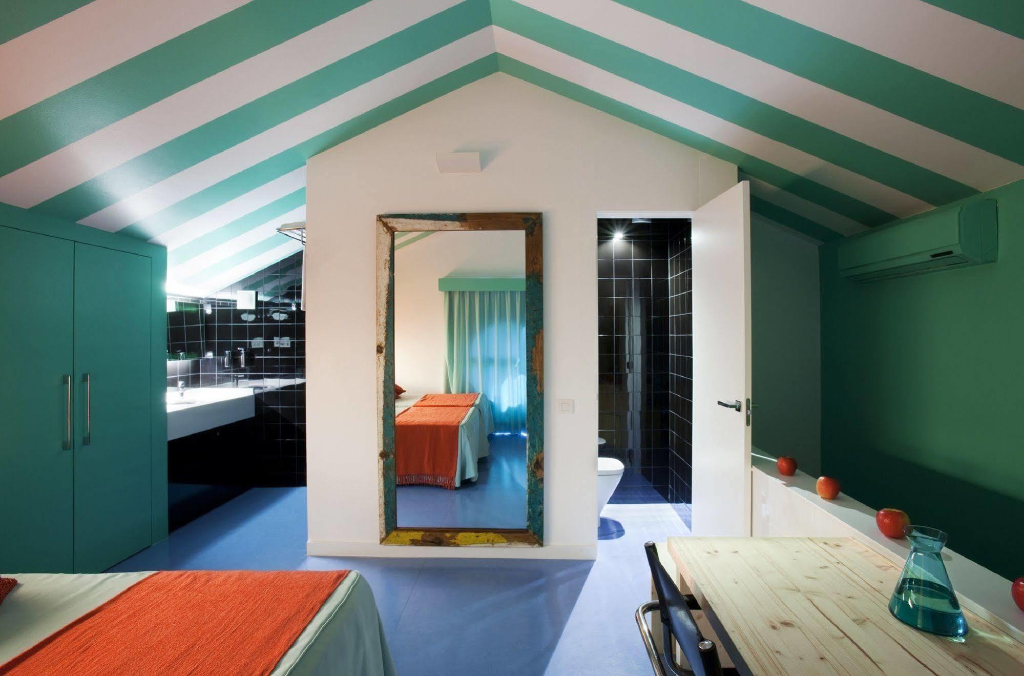 Amistat Beach Hostel Barcelona Eksteriør billede