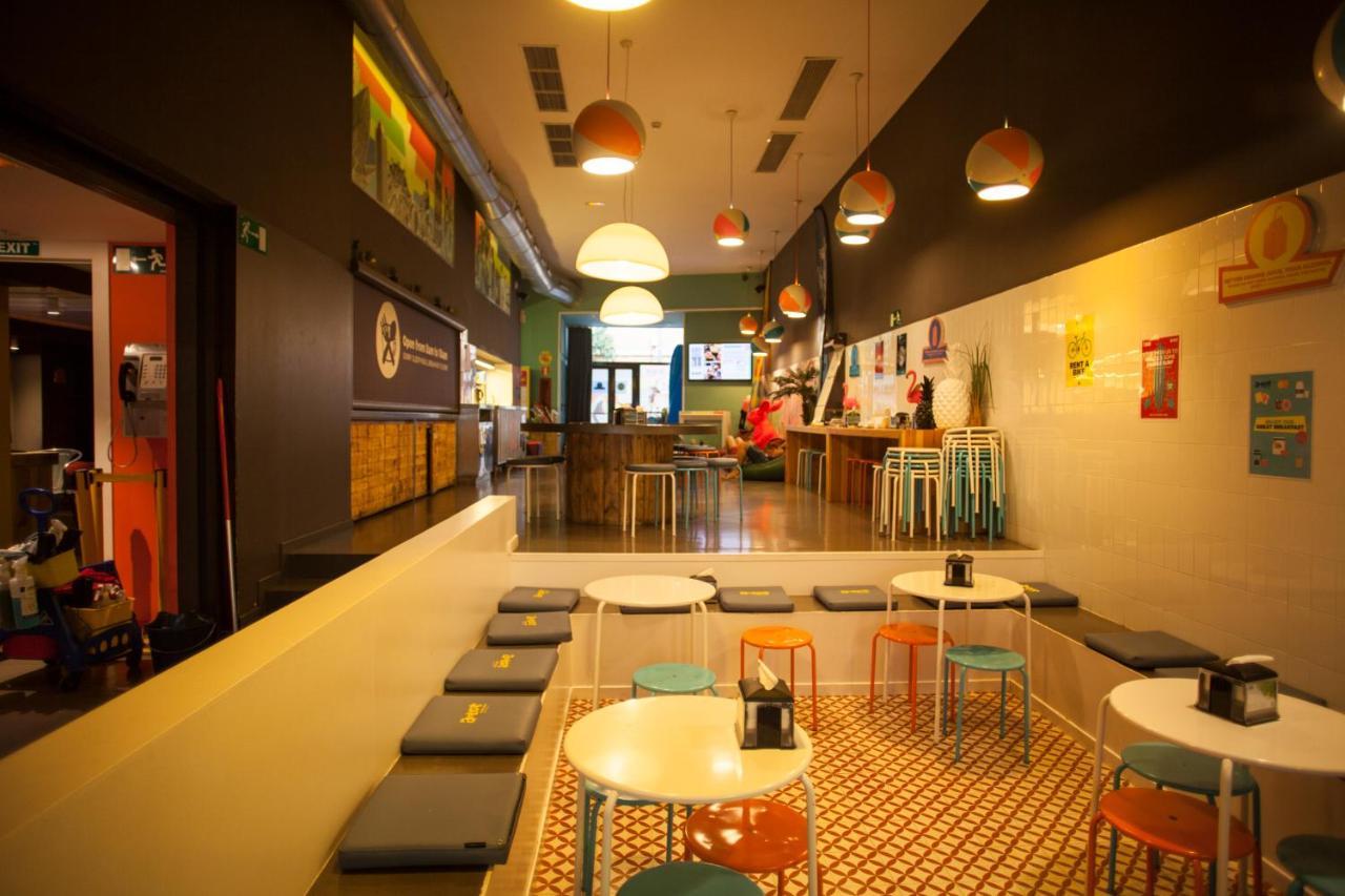 Amistat Beach Hostel Barcelona Eksteriør billede